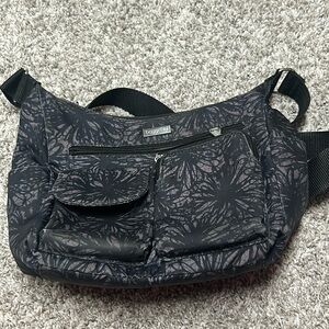 Baggallini crossbody purse black barely used good condition